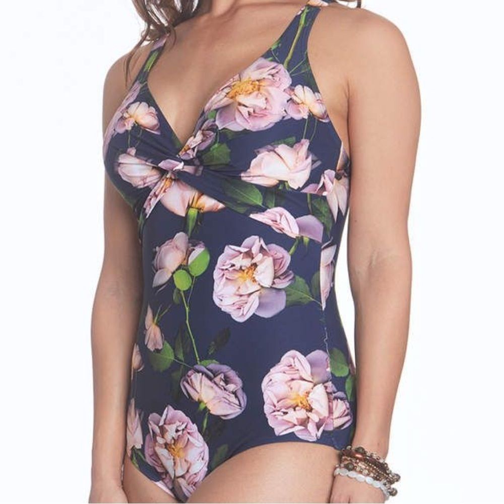 New Betty’s Beach Bungalow Floral Navy One-Piece Swimsuit Size 8